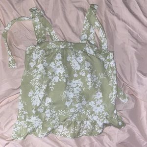 floral flowy shirt size S never worn